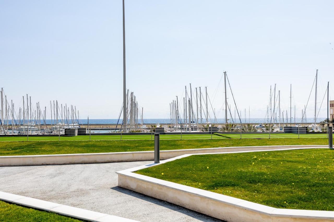Aregai Marina Exclusive Seaside