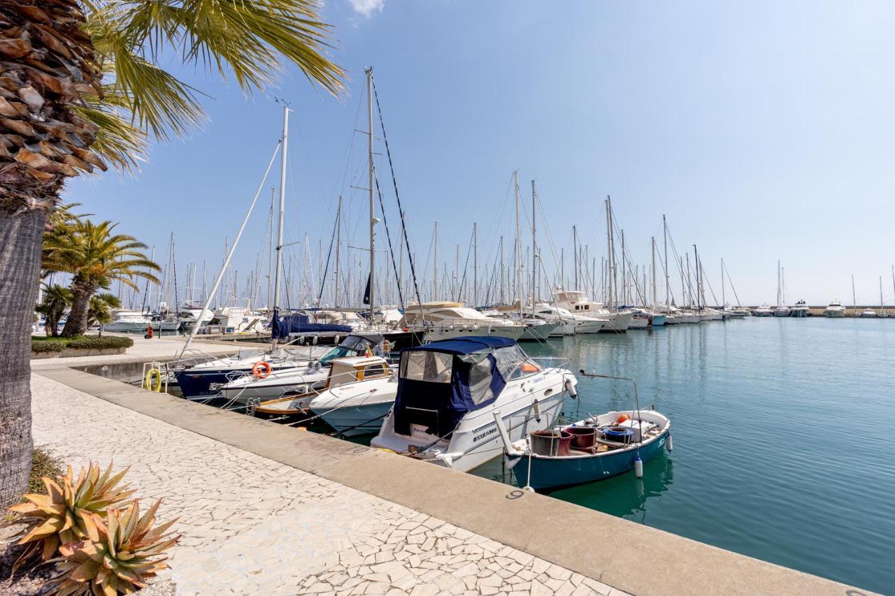 Apartment Aregai Marina Exclusive Seaside *