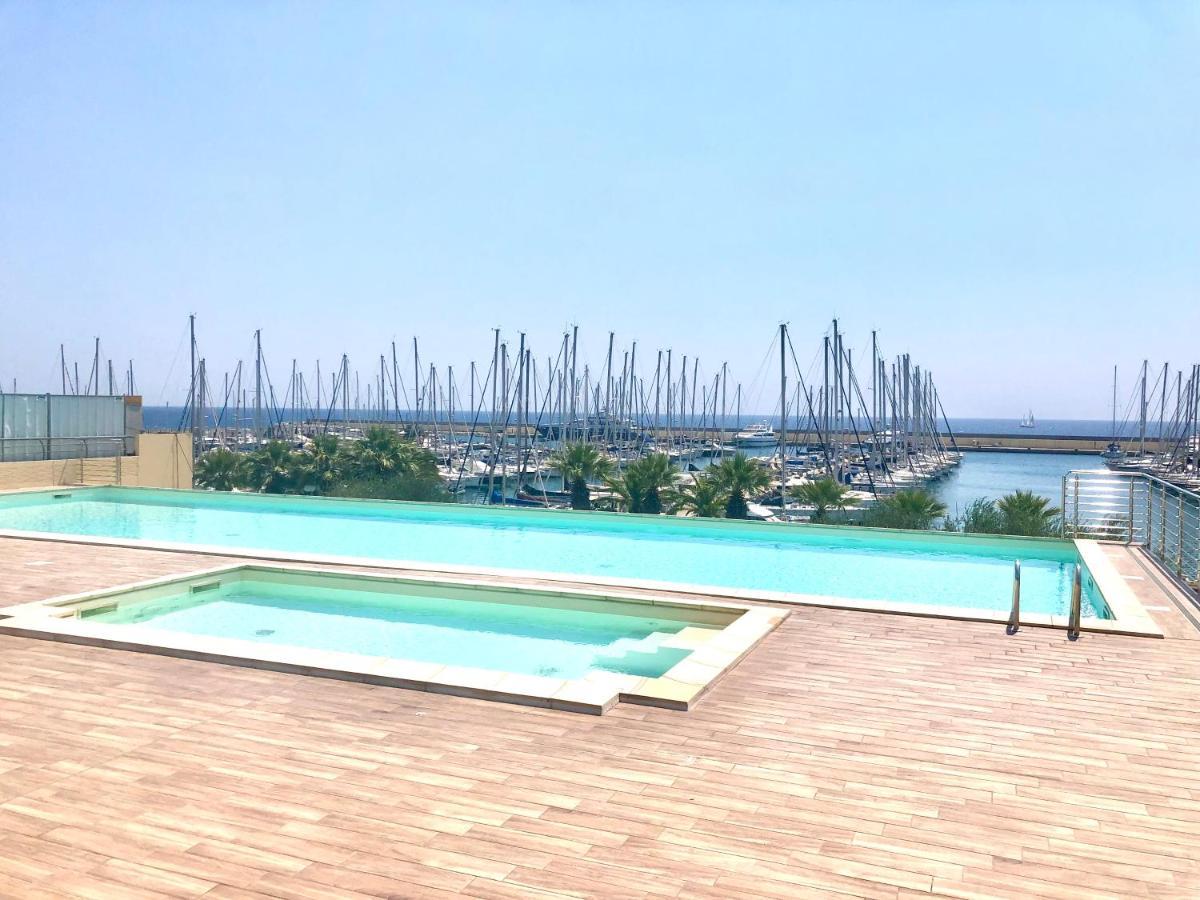 Aregai Marina Exclusive Seaside Apartment *