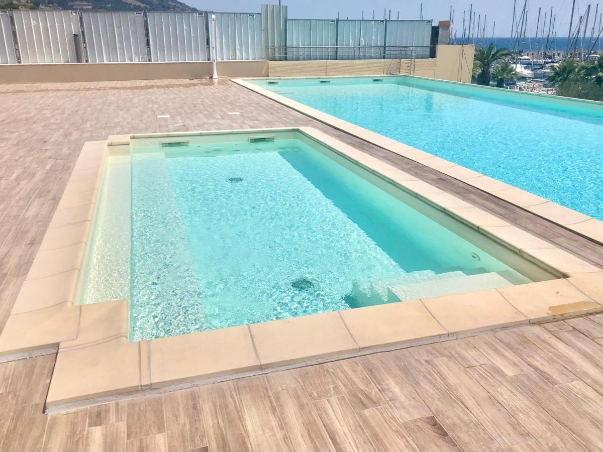 Aregai Marina Exclusive Seaside Apartment Santo Stefano al Mare