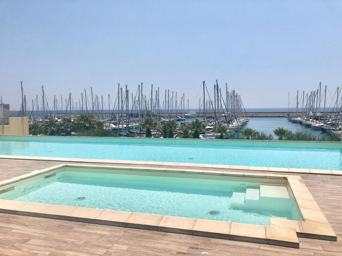 Aregai Marina Exclusive Seaside Apartment